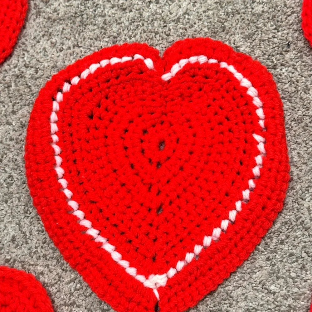 Handmade Heart Crochet Coasters Table Centerpiece Red White 5 Piece Yarn Set